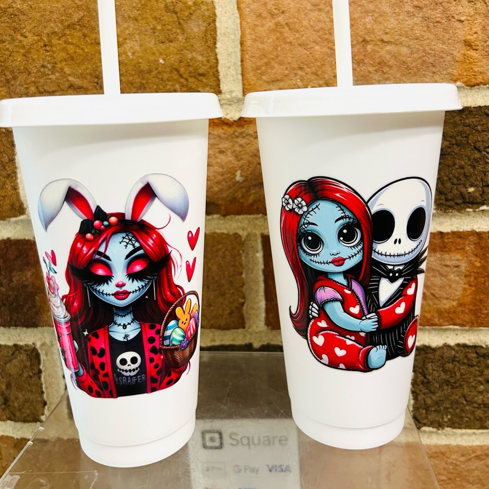 White  Plastic cups with lid and straw 24oz (2)